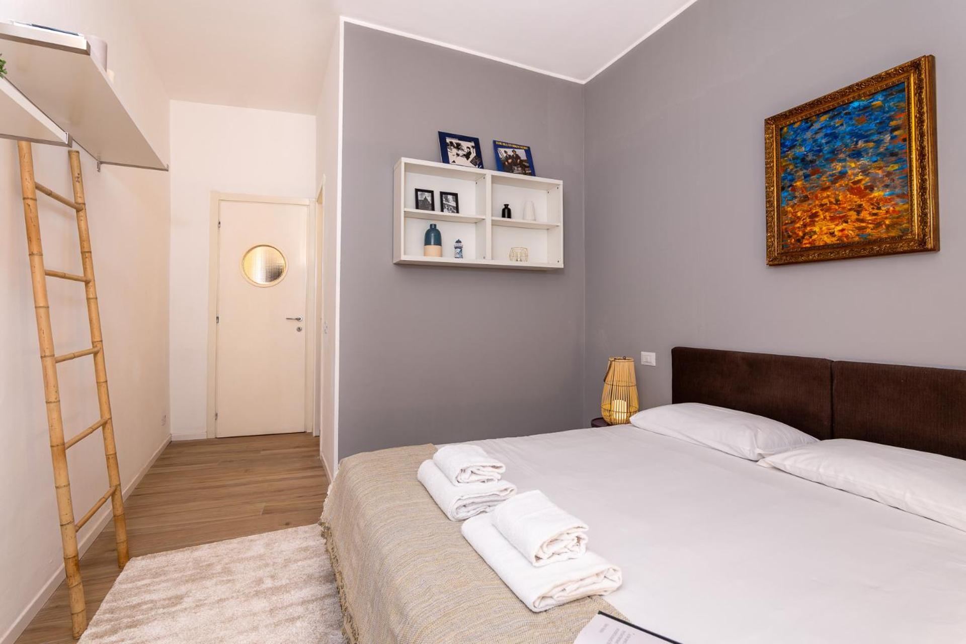 Elegant And Stylish Design In Brera Near The Metro *